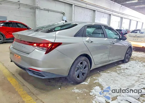 2021 Hyundai Elantra Sel z USA, uszkodzony, nr VIN 5NPLM4AG7MH010862